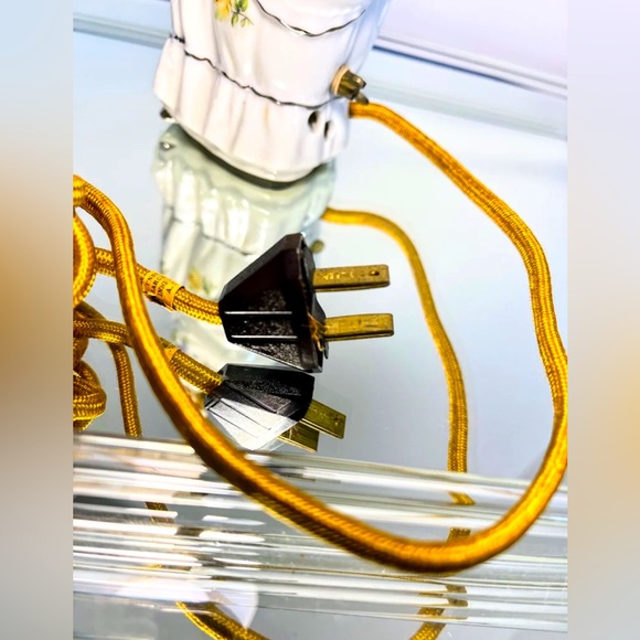 Victorian Style 1950s Era German Boudoir Perfume Lamp - Picture 5 of 12